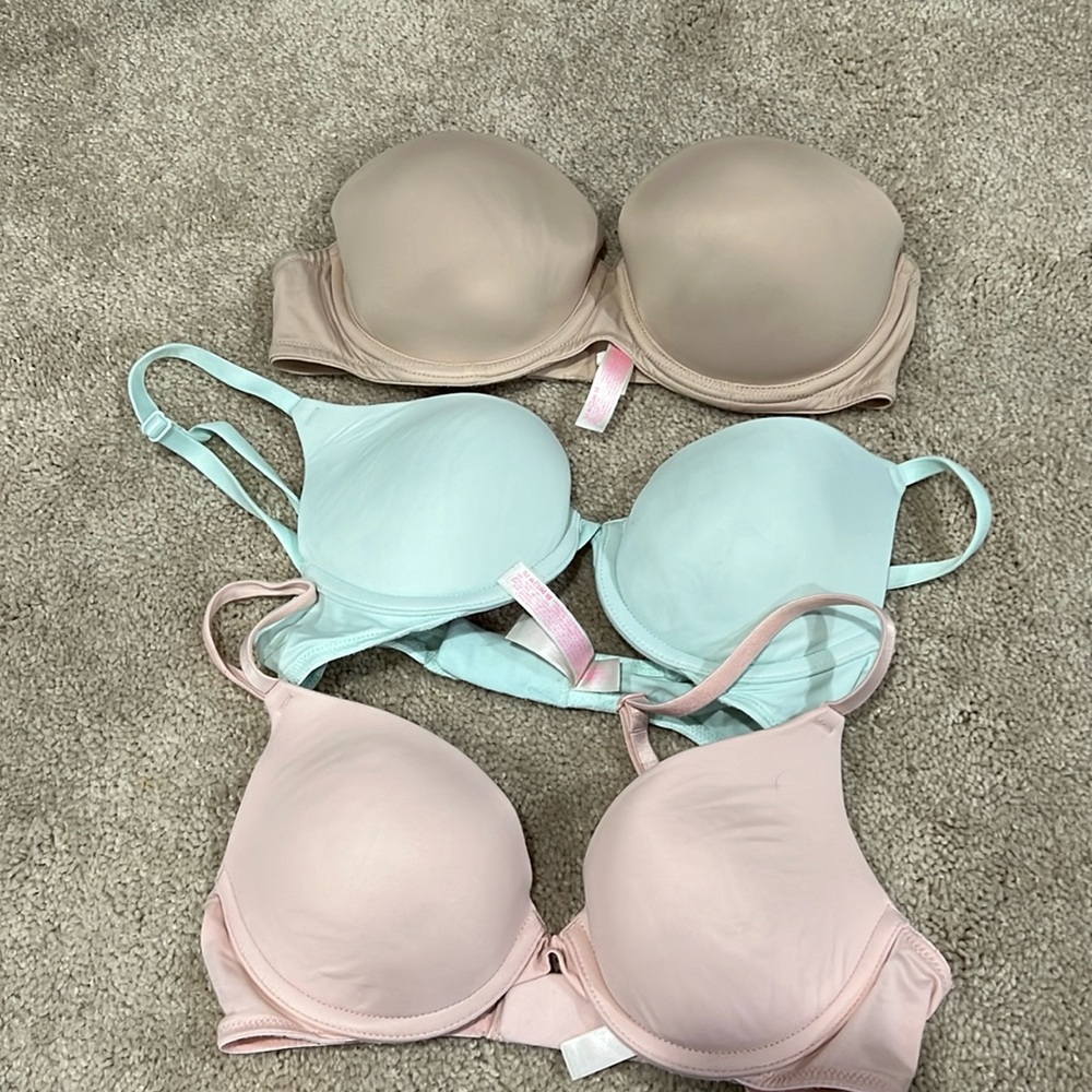 VS Pink Bra Lot